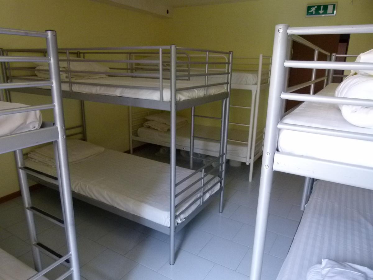 Why Me Eco-Friendly Hostel Tbilisi Buitenkant foto