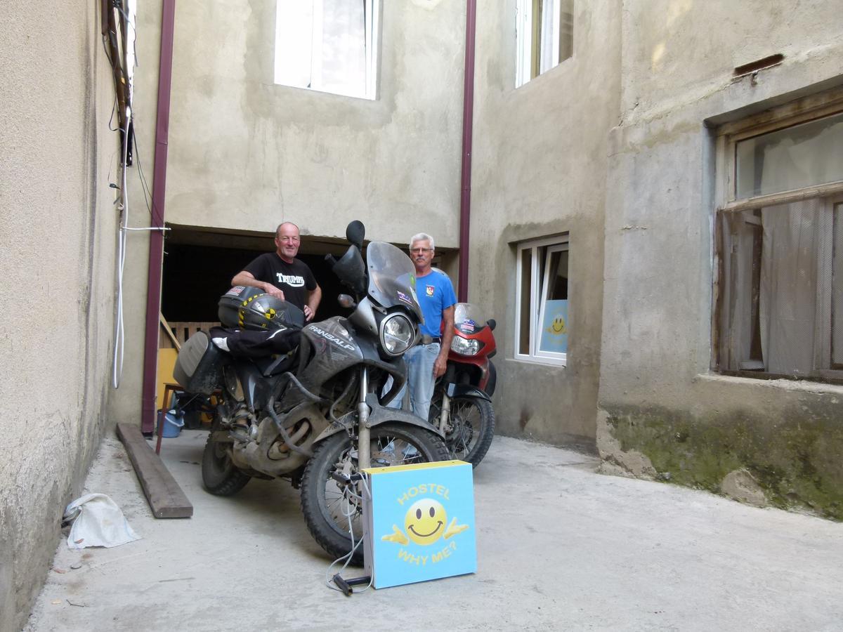 Why Me Eco-Friendly Hostel Tbilisi Buitenkant foto