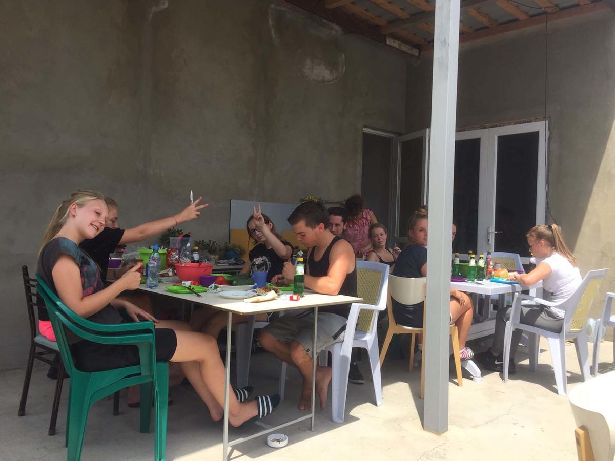 Why Me Eco-Friendly Hostel Tbilisi Buitenkant foto