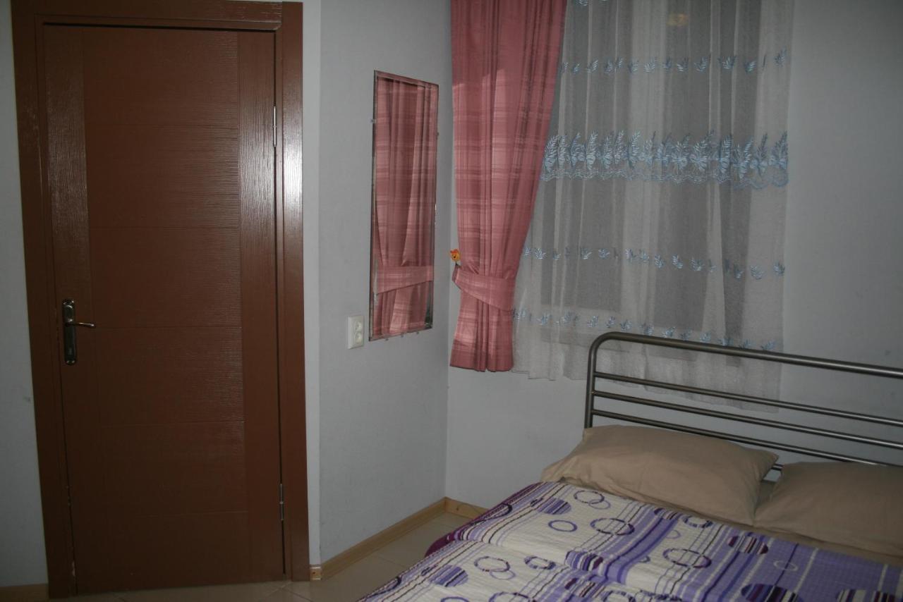Why Me Eco-Friendly Hostel Tbilisi Buitenkant foto
